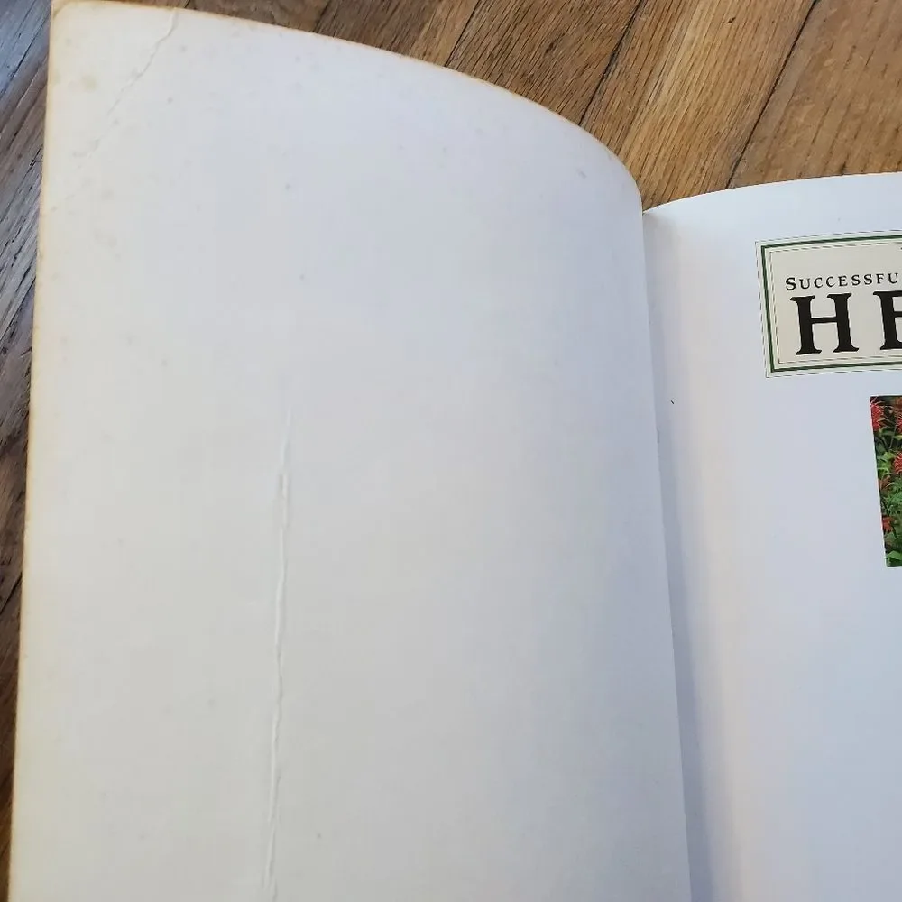 Rodales‎ Successful Organic Gardening Herbs Paperback Book Vintage